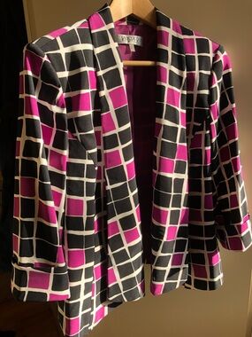 Kasper Black, White & Magenta Geometric Open Blazer